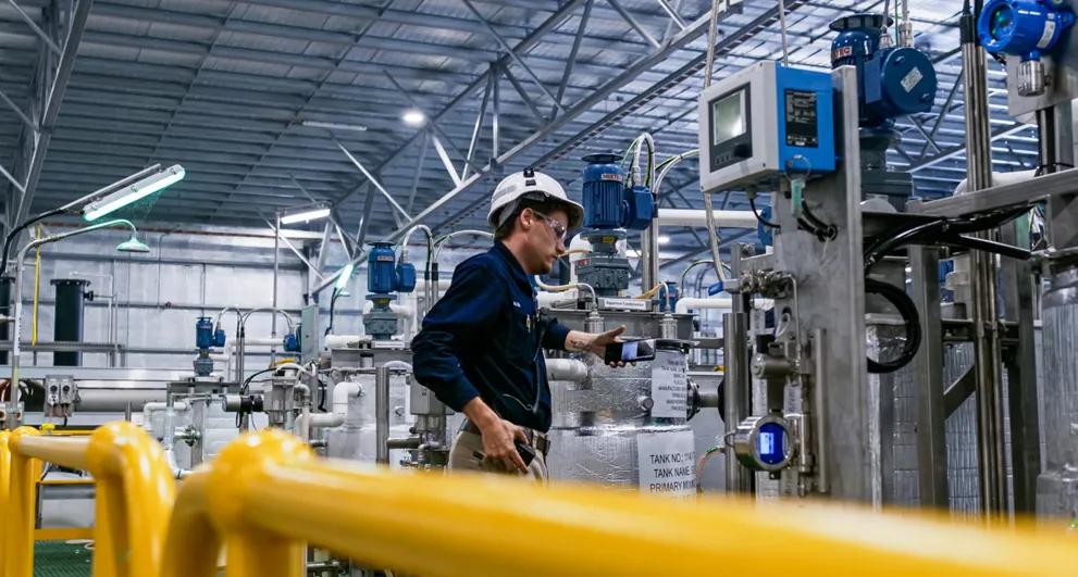 Worker at the Alpha HPA project